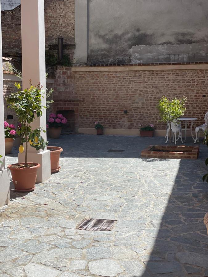 Residenza Nikol Appartamento Giulia กาซาเล มอนแฟร์ราโต ภายนอก รูปภาพ