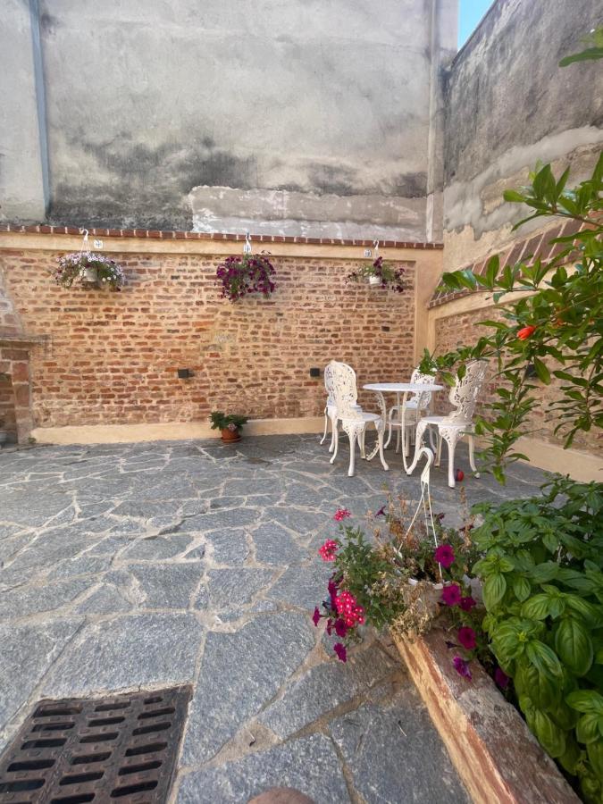Residenza Nikol Appartamento Giulia กาซาเล มอนแฟร์ราโต ภายนอก รูปภาพ