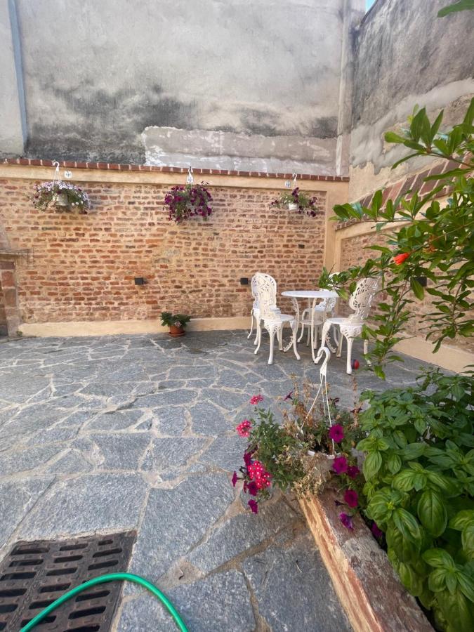 Residenza Nikol Appartamento Giulia กาซาเล มอนแฟร์ราโต ภายนอก รูปภาพ